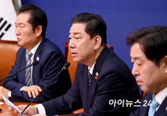 김병기 더불어민주당 원내대표가 19일 서울 여의도 국회에서 열린 최고위원회의에서 발언하고 있다. [사진=곽영래 기자]