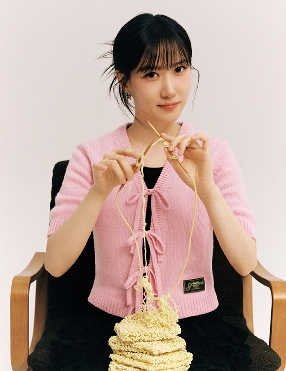 배우 박은빈이 넷플릭스 시리즈 '원더풀스' 인터뷰에 앞서 포즈를 취하고 있다. [사진=넷플릭스]