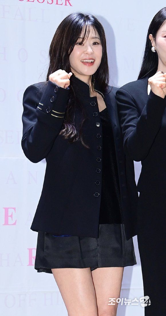 배우 최강희가 2일 오후 서울 종로구 대학로 이음아트홀에서 열린 연극 '클로저' 제작 발표회에 참석하고 있다. [사진=정소희 기자]