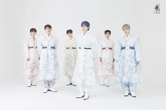 &apos;컴백&apos; 더킹덤 &quot;밀양아리랑+부채춤 활용⋯한국의 미 담았다&quot;