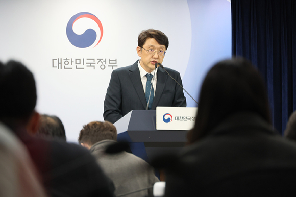 [일문일답] KT, 작년 &apos;악성코드&apos; 알고 은폐⋯정부 &quot;소액결제 피해 연계성 조사 예정&quot;