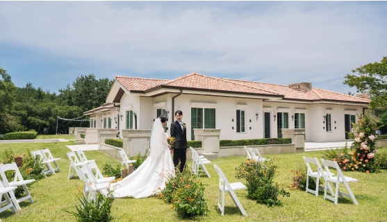 켄싱턴호텔 설악에서 촬영한 웨딩 스냅. [사진=켄싱턴호텔]