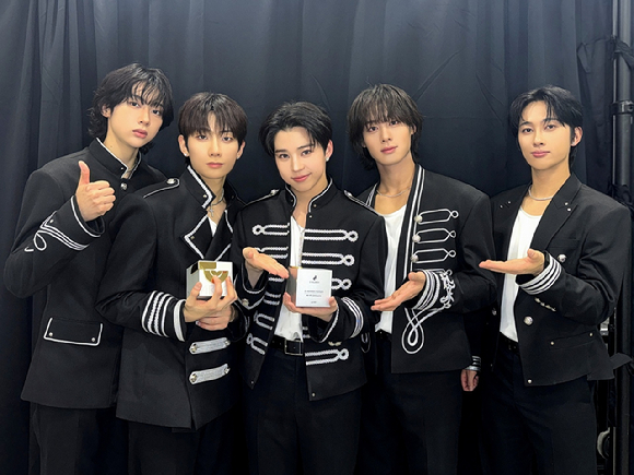 하이파이유니콘, '디 어워즈' 2관왕⋯실력파 밴드 저력