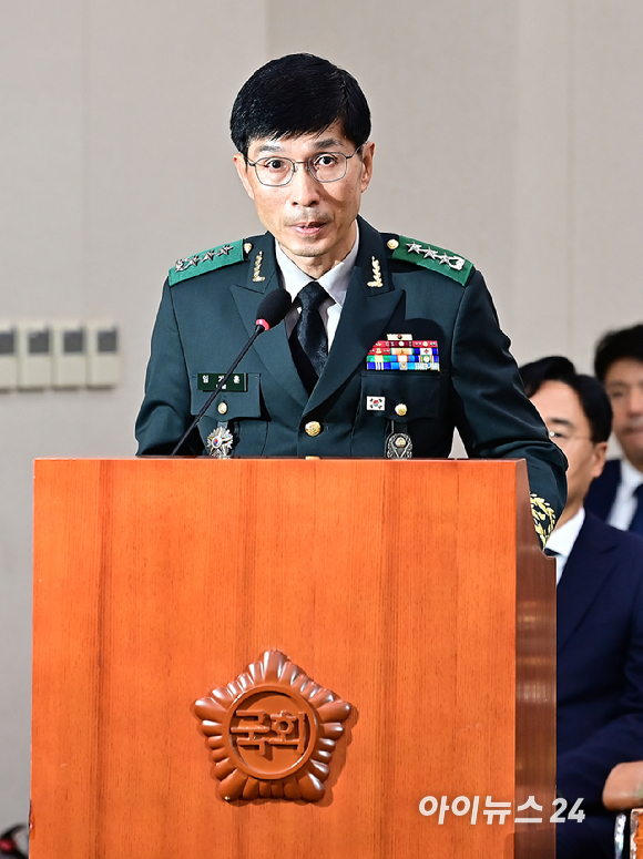 임기훈 국방대 총장이 19일 서울 여의도 국회에서 열린 법제사법위원회 윤석열 대통령 탄핵소추안 즉각 발의 요청에 관한 청원 관련 청문회에서 의원 질의에 답변하고 있다. [사진=곽영래 기자]