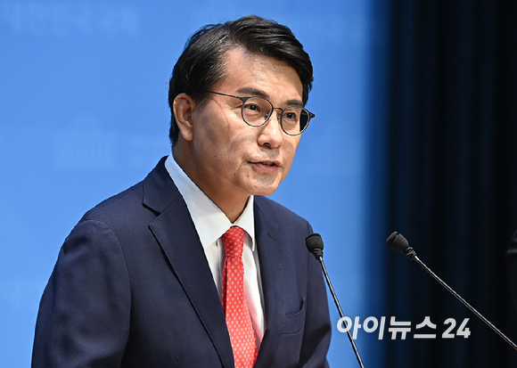 윤상현 국민의힘 의원이 24일 오전 서울 여의도 국회 소통관에서 현안 관련 기자회견을 하고 있다. [사진=곽영래 기자]
