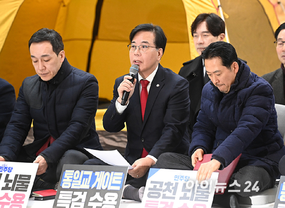 송언석 국민의힘 원내대표가 19일 서울 여의도 국회 로텐더홀에서 열린 최고위원회의에서 발언하고 있다. [사진=곽영래 기자]