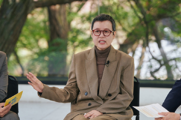 아이브(IVE) 장원영이 15일 오후 서울 종로구 포시즌스 호텔에서 열린 제20회 유방암 인식 항상 캠페인 자선 행사 'LOVR YOUR'에 참석하고 있다. [사진=정소희 기자]