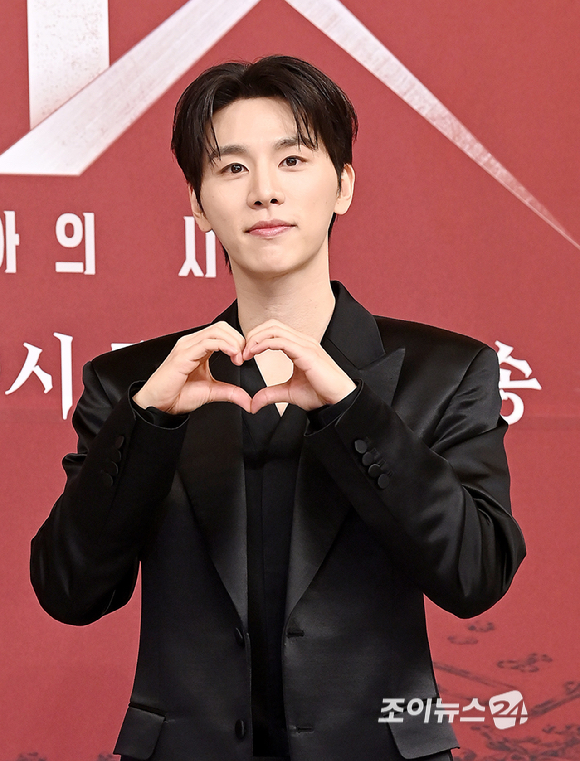 배우 김우석이 7일 서울 목동 SBS에서 열린 '닥터X : 하얀 마피아의 시대' 제작발표회에서 포즈를 취하고 있다. [사진=곽영래 기자]