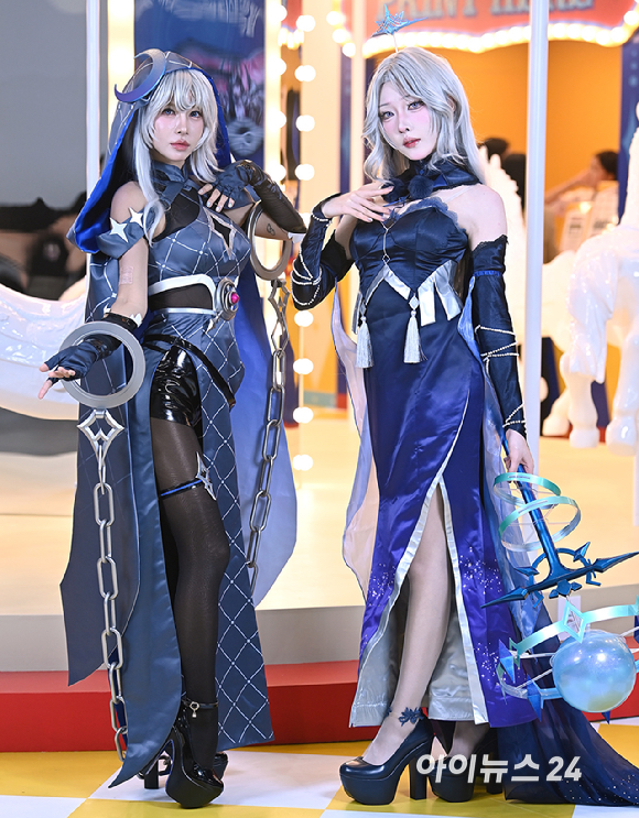 13일 부산 해운대구 벡스코에서 열린 국제게임전시회 '지스타 2025'에서 웹젠 부스에서 모델들이 코스프레를 선보이고 있다. [사진=곽영래 기자]
