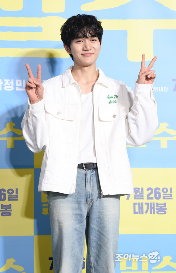 배우 윤상현이 20일 오후 서울 강남구 삼성동 메가박스 코엑스에서 열린 영화 '밀수'(감독 류승완) VIP 시사회에 참석하고 있다. [사진=정소희 기자]