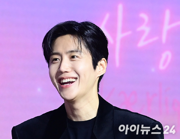 배우 김선호가 지난달 13일 서울 강남구 조선팰리스 서울강남에서 열린 넷플릭스 시리즈 '이 사랑 통역 되나요?' 제작발표회에 참석하고 있다. [사진=정소희 기자]