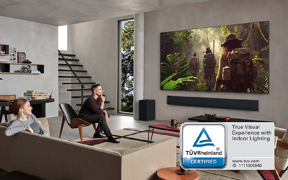 2025년형 LG 올레드 TV 전 제품이 업계 최초로 글로벌 인증기관 TUV 라인란드의 '실내조명 환경 화질 인증'에서 가장 높은 '퍼펙트' 등급을 획득했다. [사진=LG전자]