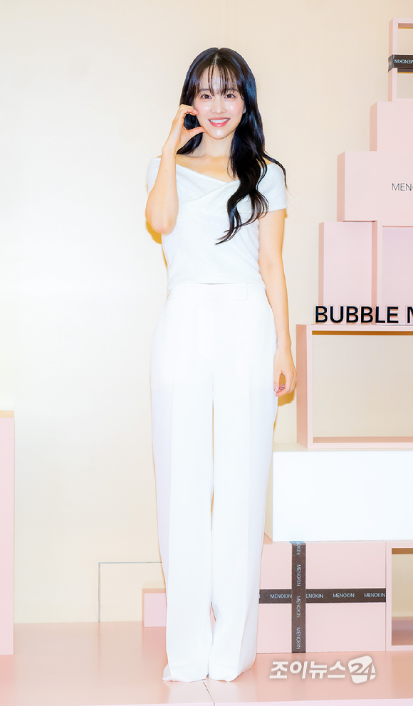 배우 박보영이 20일 서울 성수동에서 열린 메노킨 행사 포토콜 기념 행사에서 포즈를 취하고 있다. [사진=곽영래 기자]