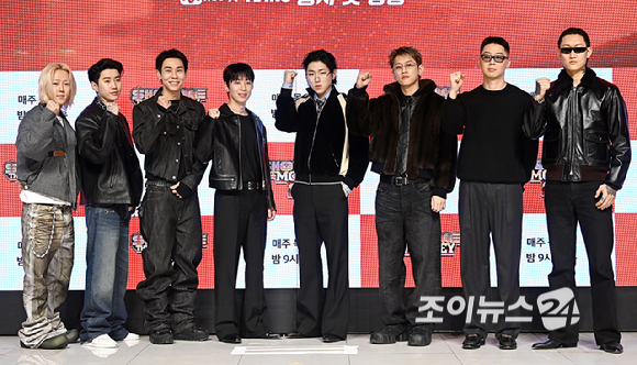 릴 모쉬핏, 박재범, 로꼬, 그레이, 지코, 크러쉬, 허키 사바세키, 제이통이 15일 서울 강남구 엘리에나 호텔에서 열린 Mnet '쇼미더머니12' 제작발표회에서 포즈를 취하고 있다. [사진=곽영래 기자]