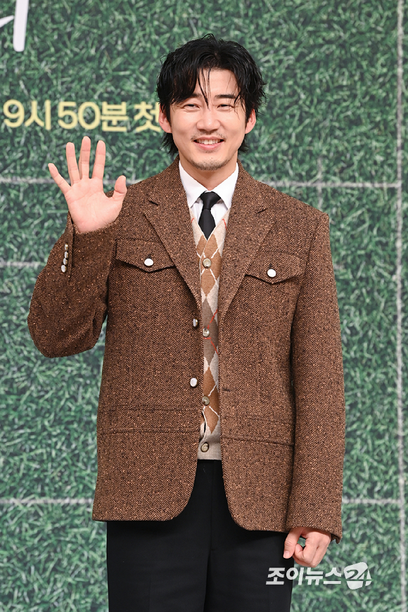 배우 윤계상이 25일 오후 서울 양천구 목동 SBS에서 열린 SBS 새 금토드라마 '트라이: 우리는 기적이 된다' 제작발표회에 참석해 포즈를 취하고 있다. [사진=문수지 기자]