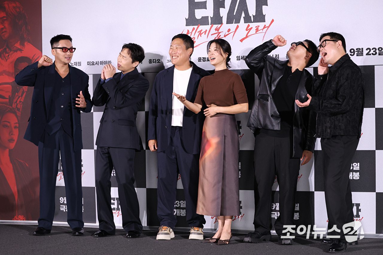 배우 변요한, 노재원, 임세미, 문지훈(스윙스), 김민호가 18일 서울 용산구 CGV용산아이파크몰점에서 진행된 영화 '타짜: 벨제붑의 노래'(감독 최국희) 제작보고회에 참석해 포즈를 취하고 있다. [사진=문수지 기자]