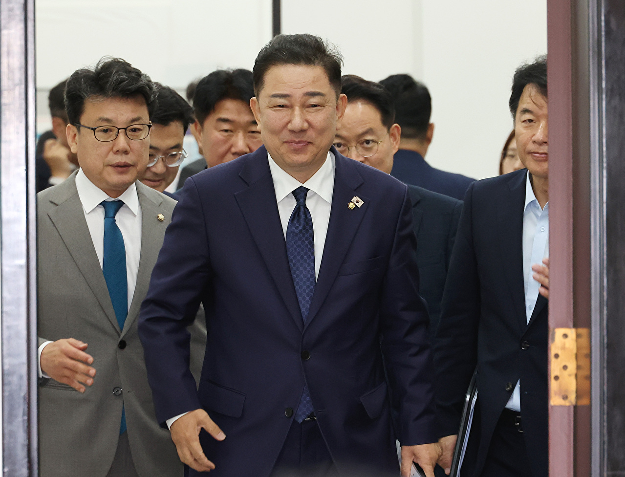 더불어민주당 김병기 당 대표 직무대행 겸 원내대표가 10일 국회에서 열린 정책조정회의에 참석하고 있다. 2025.7.10 [사진=연합뉴스]