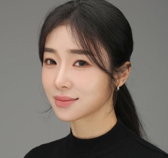 17일 서울 송파구 서울아산병원 장례식장에 배우 김새론의 빈소가 마련된 가운데 전광판이 고인의 빈소를 안내하고 있다. [사진=사진공동취재단]