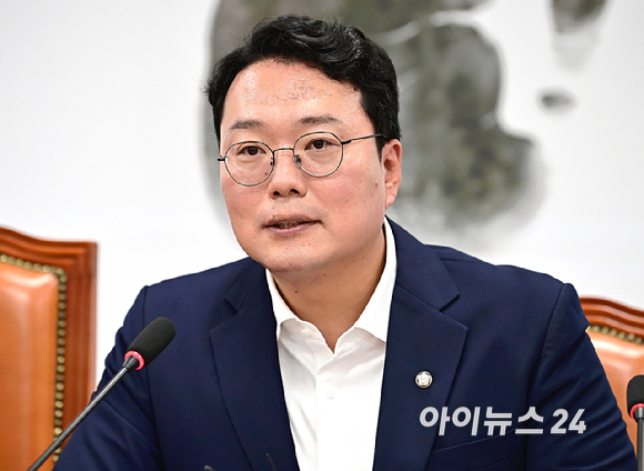 천하람 개혁신당 원내대표가 12일 오전 서울 여의도 국회에서 열린 최고위원회의에서 발언하고 있다. [사진=곽영래 기자]