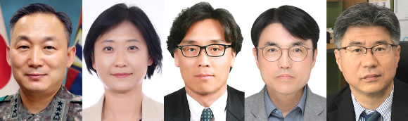 왼쪽부터 이두희 국방부 차관·이스란 보건복지부 1차관·금한승 환경부 차관·권창준 고용노동부 차관·남동일 공정거래위원회 부위원장 내정자 [사진=대통령실]