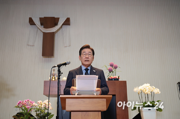 이재명 더불어민주당 대선후보가 2일 오후 경기도 성남시 주민교회에서 기자회견을 하고 있다. [사진=곽영래 기자]