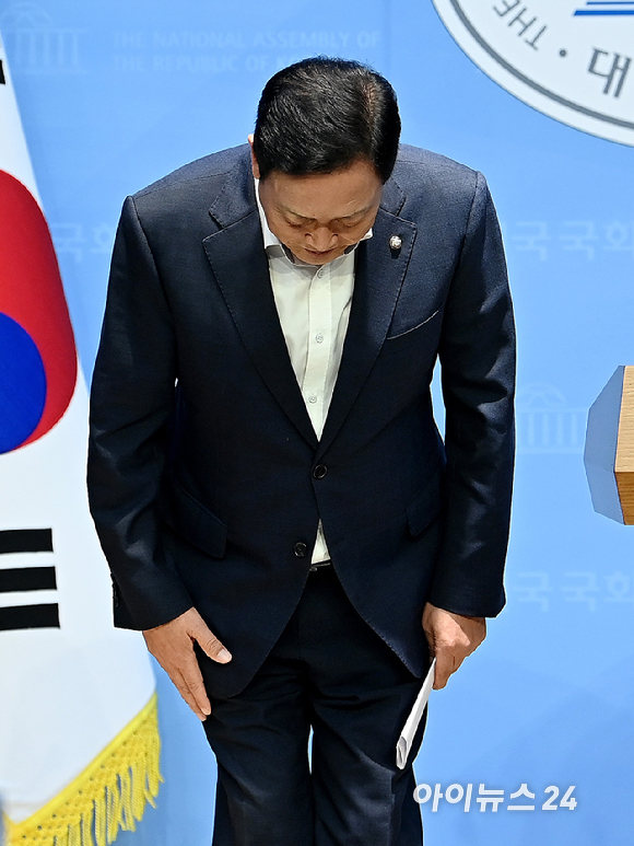 김선교 국민의힘 의원이 7일 오전 서울 여의도 국회에서 특별검사의 출국금지 관련 기자회견을 하고 있다.김건희 여사의 각종 의혹을 수사하는 민중기 특별검사(김건희 특검)가 경기 양평군수 출신의 김선교 국민의힘 의원을 출국금지 조치한 것으로 알려졌다. [사진=곽영래 기자]