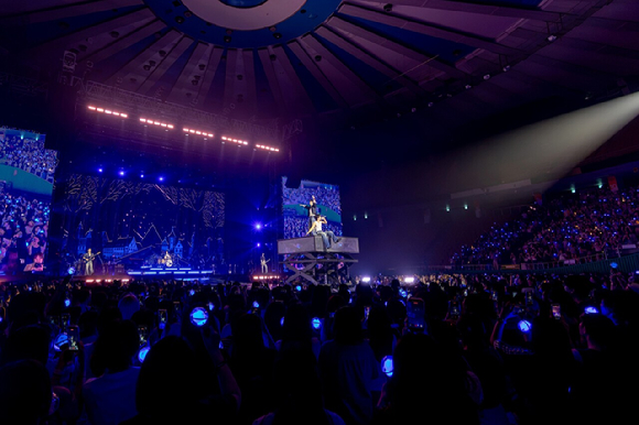 밴드 엔플라잉이 2026 N.Flying LIVE '&CON5 : into REM'(2026 엔플라잉 라이브 '엔콘5 : 인투 렘') 전국투어 서울 공연에서 팬들을 만나고 있다. [사진=FNC엔터테인먼트]