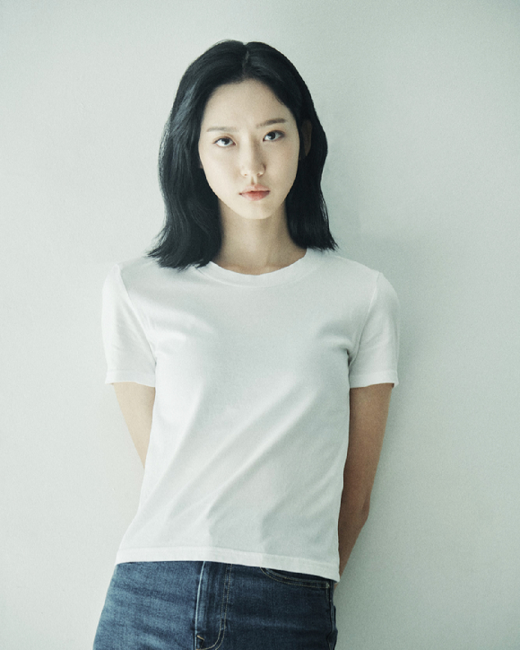 배우 한지현이 SBS 드라마 '치얼업' 종영 인터뷰에 앞서 포즈를 취하고 있다. [사진=샛별당엔터테인먼트]
