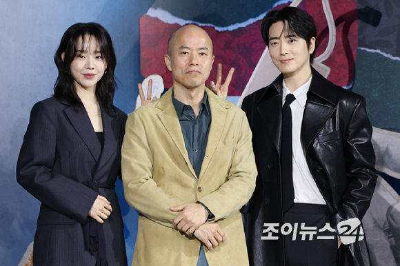 [포토] 레이디 두아 '장난꾸러기 배우들과 진지한 감독님'