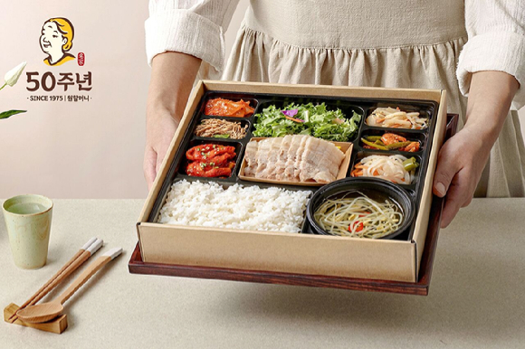 원할머니 보쌈족발 단체도시락. [사진=원앤원]