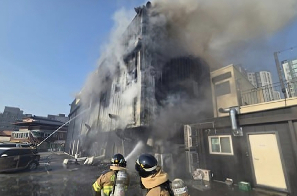 화재 발생 현장. [경기도소방재난본부 제공] [사진=연합뉴스]