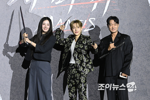 배우 박규영, 임시완, 조우진이 25일 오후 서울 광진구 자양동 롯데시네마 건대입구점에서 열린 넷플릭스 영화 '사마귀'(감독 이태성) 제작보고회에 참석해 포즈를 취하고 있다. [사진=문수지 기자]