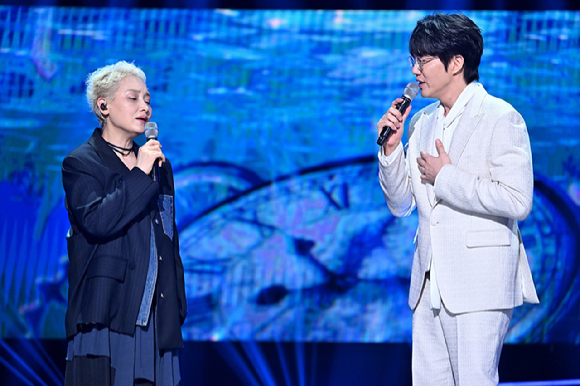 '더시즌즈-성시경의 고막남친' 첫 방송에 가수 이소라가 출연했다. [사진=KBS ]