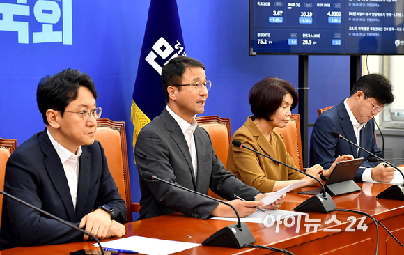 한병도 더불어민주당 당대표 직무대행 겸 원내대표가 6일 서울 여의도 국회에서 열린 정책조정회의에서 발언하고 있다. [사진=곽영래 기자]