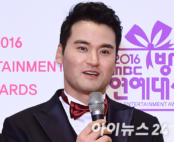 야구 선수 박찬호가 '2016 MBC 방송연예대상' 레드카펫 행사에 참석했다. [사진=정소희 기자]