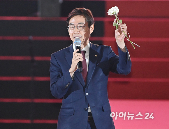 조경태 국민의힘 당 대표 후보가 22일 오후 청주 오스코에서 열린 제6차 전당대회에서 비전 발표를 하고 있다. [사진=곽영래 기자]