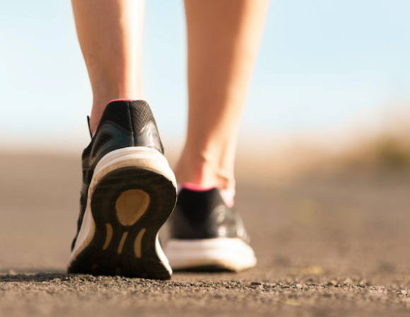 겨울철 신발 선택이 무릎과 허리 건강에 직접적인 영향을 미칠 수 있다는 전문의의 설명이 제시됐다. 사진은 본 기사 내용과 무관. [사진=Vital Choice]