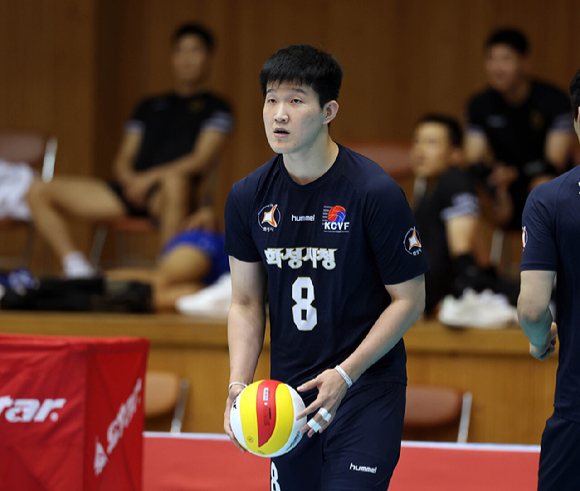 전 흥국생명 미들 블로커 김나희는 실업팀 수원시청으로 유니폼을 바꿔입었다. [사진=발리볼코리아닷컴]