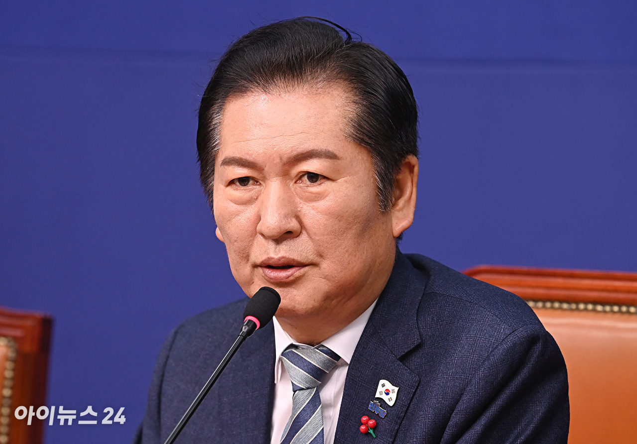 정청래 더불어민주당 대표가 19일 서울 여의도 국회에서 열린 최고위원회의에서 발언하고 있다. [사진=곽영래 기자]