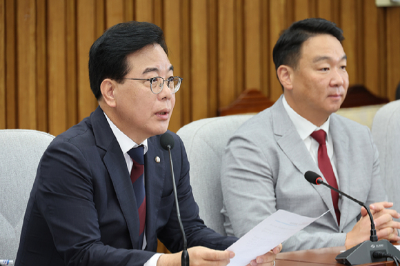 국민의힘 송언석 원내대표가 5일 서울 여의도 국회에서 열린 원내대책회의에서 발언하고 있다. 2025.9.5 [사진=연합뉴스]