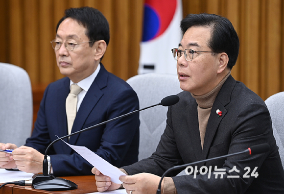 송언석 국민의힘 원내대표가 19일 서울 여의도 국회에서 열린 원내대책회의에서 발언하고 있다. [사진=곽영래 기자]