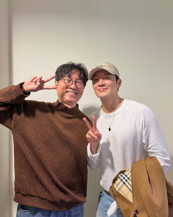 장항준 감독과 배우 손석구가 영화 '왕과 사는 남자' GV에 참석해 남다른 친분을 과시했다. [사진=쇼박스]