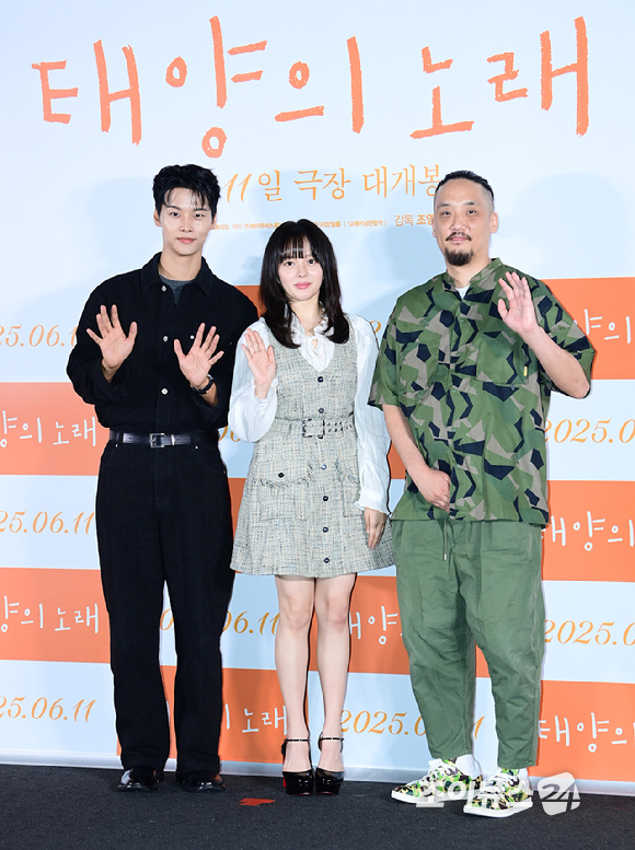 배우 차학연과 정지소가 2일 오후 서울 용산구 CGV 용산아이파크몰에서 열린 영화 '태양의 노래'(감독 조영준) 언론시사회에 참석하고 있다. [사진=정소희 기자]