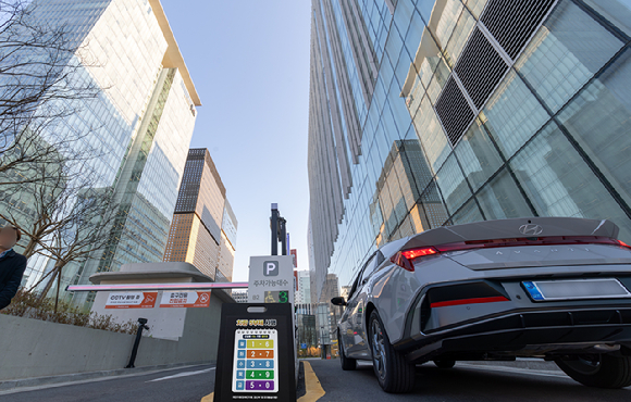 KT광화문빌딩 웨스트 사옥 주차장 모습. [사진=KT]