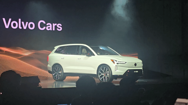 볼보자동차코리아가 1일 인천 인스파이어 리조트에서 'EX90'을 공개하고 있다. [사진=김종성 기자]