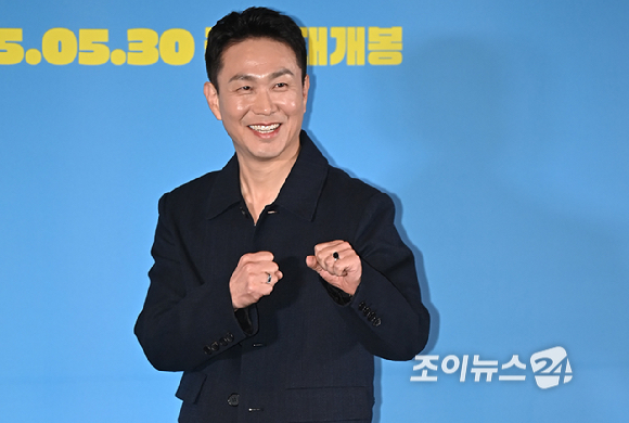 배우 오정세가 26일 오후 서울 용산구 CGV용산아이파크몰에서 영화 &lsquo;하이파이브&rsquo; 언론시사회에서 포토타임을 갖고 있다. [사진=곽영래 기자]