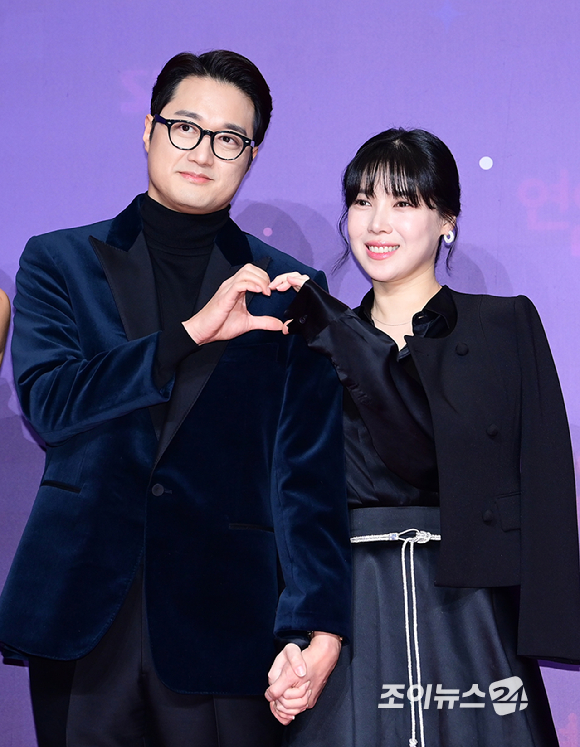 '동상이몽2-너는 내 운명' 이장원-배다혜 부부가 30일 오후 서울 마포구 상암 SBS 상암프리즘 타워에서 열린 '2023 SBS 연예대상' 시상식에 참석하고 있다. [사진=정소희 기자]