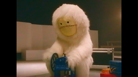 빌리가 참여한 'track by YOON: 팥빙수' 뮤직비디오 티저 영상이 공개돼 관심을 모으고 있다. [사진=빌리 'track by YOON: 팥빙수' MV 티저 영상 캡쳐]