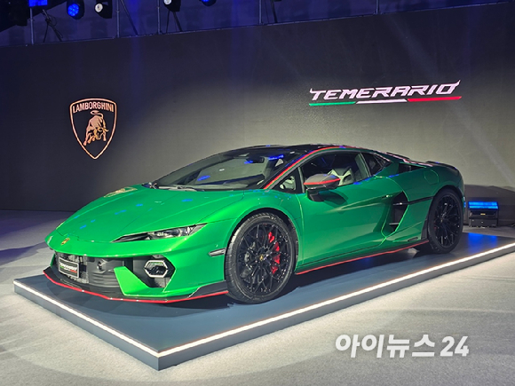 포르쉐 '911 카레라 GTS 카브리올레'의 하이브리드 시스템을 기반으로 제작된 '신형 911 스피릿 70'. [사진=김종성 기자]
