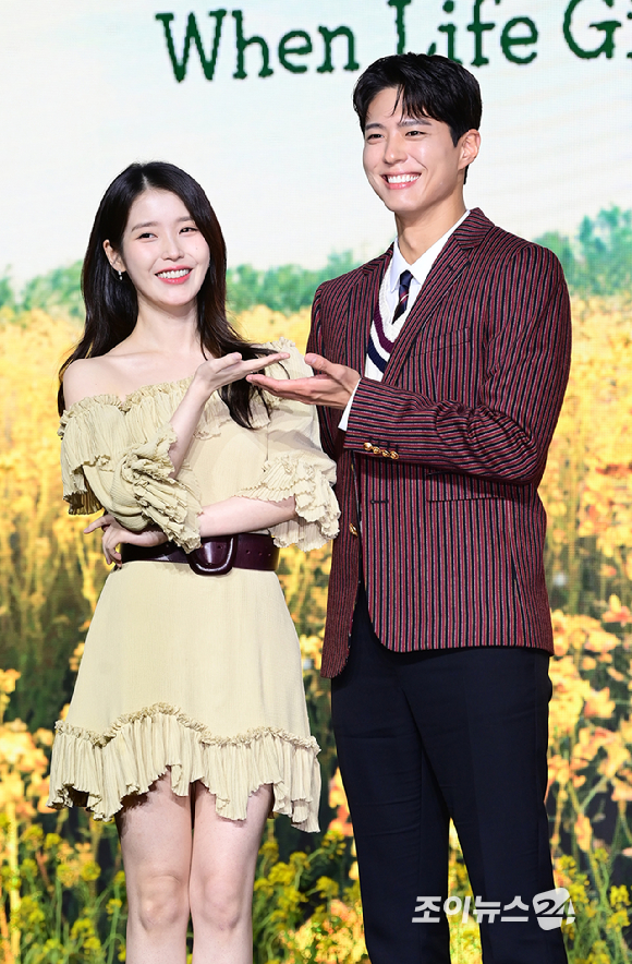 박보검, 펀덱스어워드 드라마·예능 후보 싹쓸이⋯아이유와 또 웃을까